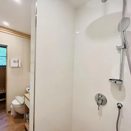 Lotta 29 Klein Stresow Ruegen By Ruyastay * 푸트버스